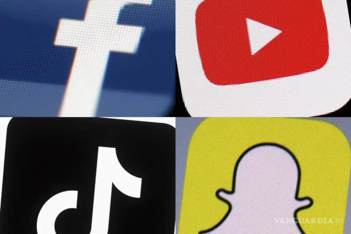$!Combinación de fotos de 2017-2022 muestra los logotipos de Facebook, YouTube, TikTok y Snapchat en dispositivos móviles.
