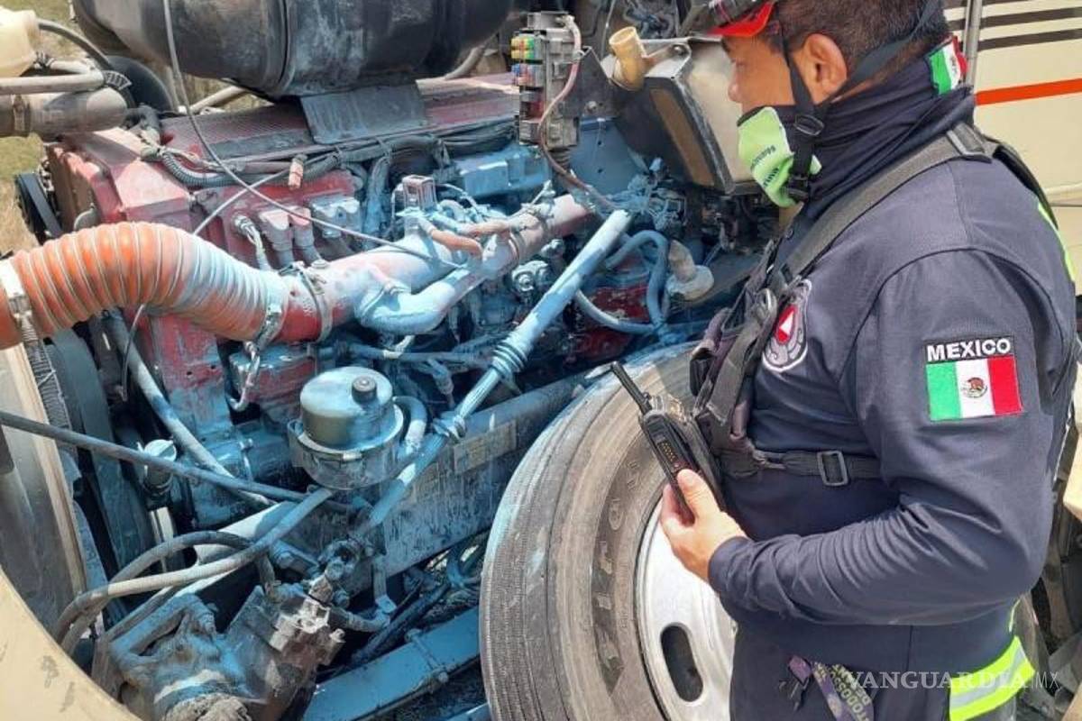 $!Los hechos ocurrieron la tarde del viernes y fueron atendidos por personal prehospitalario y elementos de la autopista Monterrey-Saltillo.