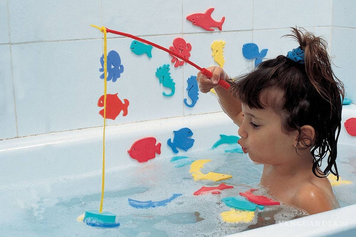 Abrió el juguete de su hijo ¡Y lo que encontró te sorprenderá!