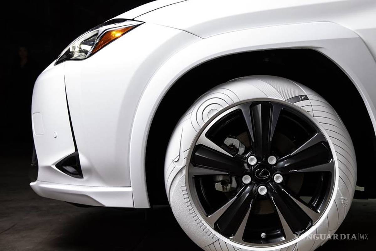 Lexus UX homenajea a los emblemáticos tenis Nike Air Force 1 con unos neumáticos