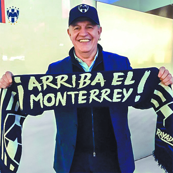 Javier Aguirre ya está en Monterrey con Rayados