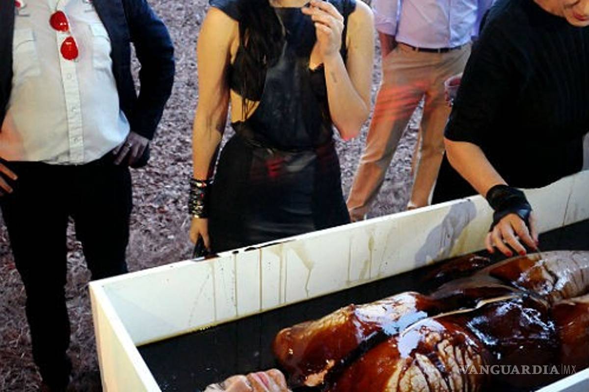 Nuevo escándalo de Hillary Clinton la involucra con la &quot;reina del performance&quot; Marina Abramovic