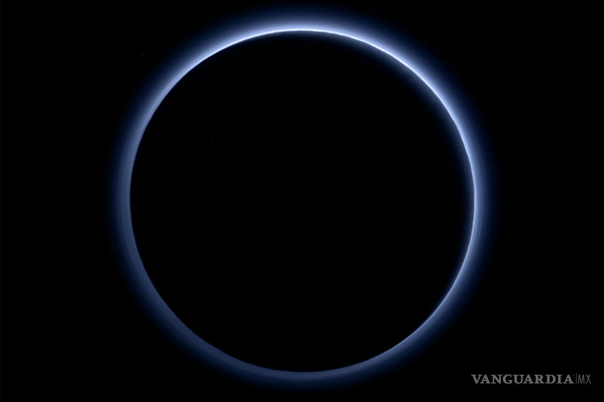 $!Plutón tiene cielo azul y agua, revela NASA