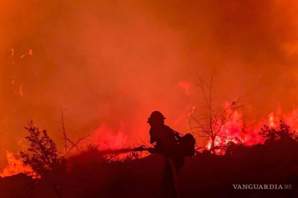 Dixie, el enorme incendio de California ya es el undécimo mayor de su historia
