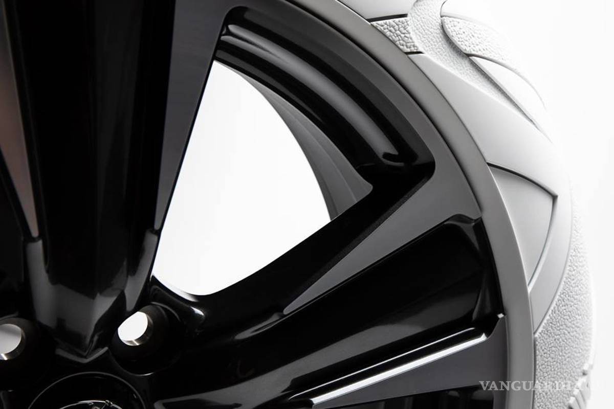 $!Lexus UX homenajea a los emblemáticos tenis Nike Air Force 1 con unos neumáticos