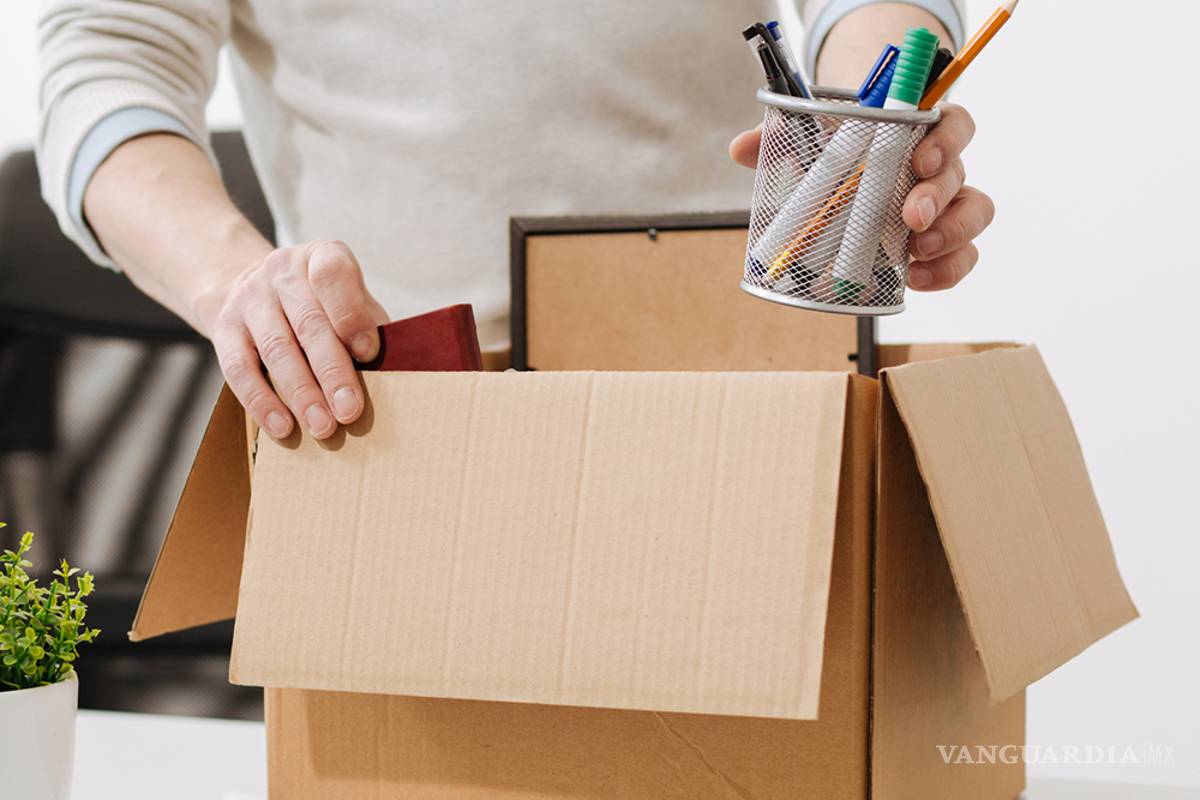 Seis de cada 10 empresas prevén recortar personal por contingencia de COVID-19