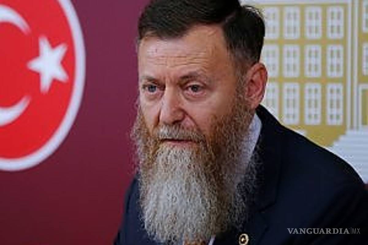 'No me cortaré la barba hasta que termine estado de emergencia': Diputado turco