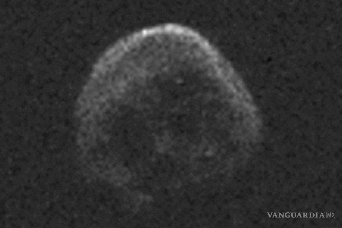 Asteroide con forma de 'calavera' pasa cerca de la Tierra