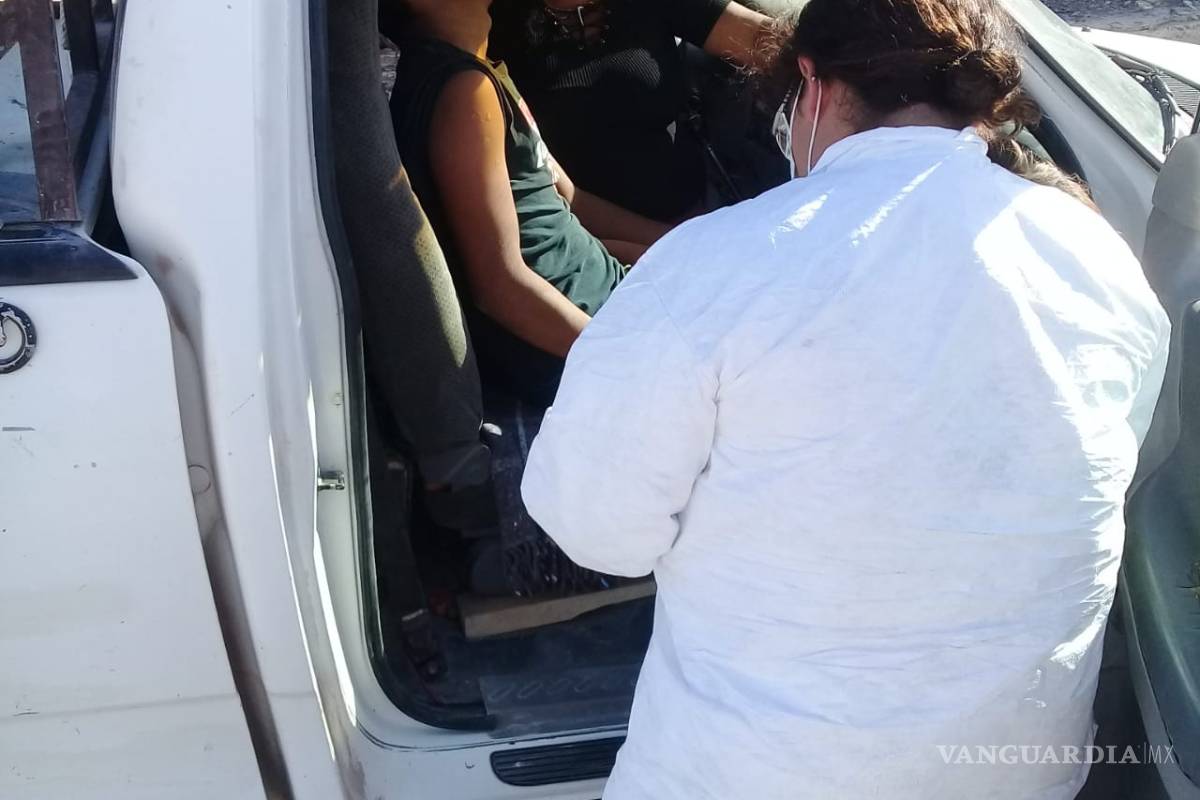 $!Cinco campesinos se intoxican con alcohol adulterado en Parras; muere uno