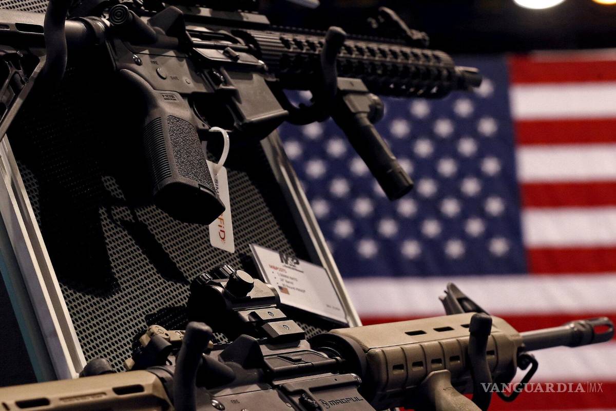 Detienen a estadounidense que pasarían armas a Piedras Negras