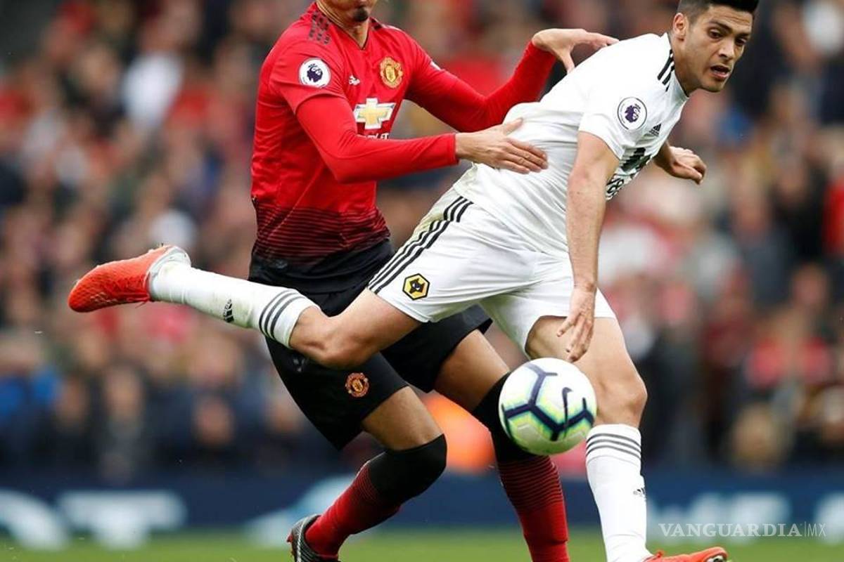 Jiménez contribuye al empate del Wolverhampton ante el Manchester United