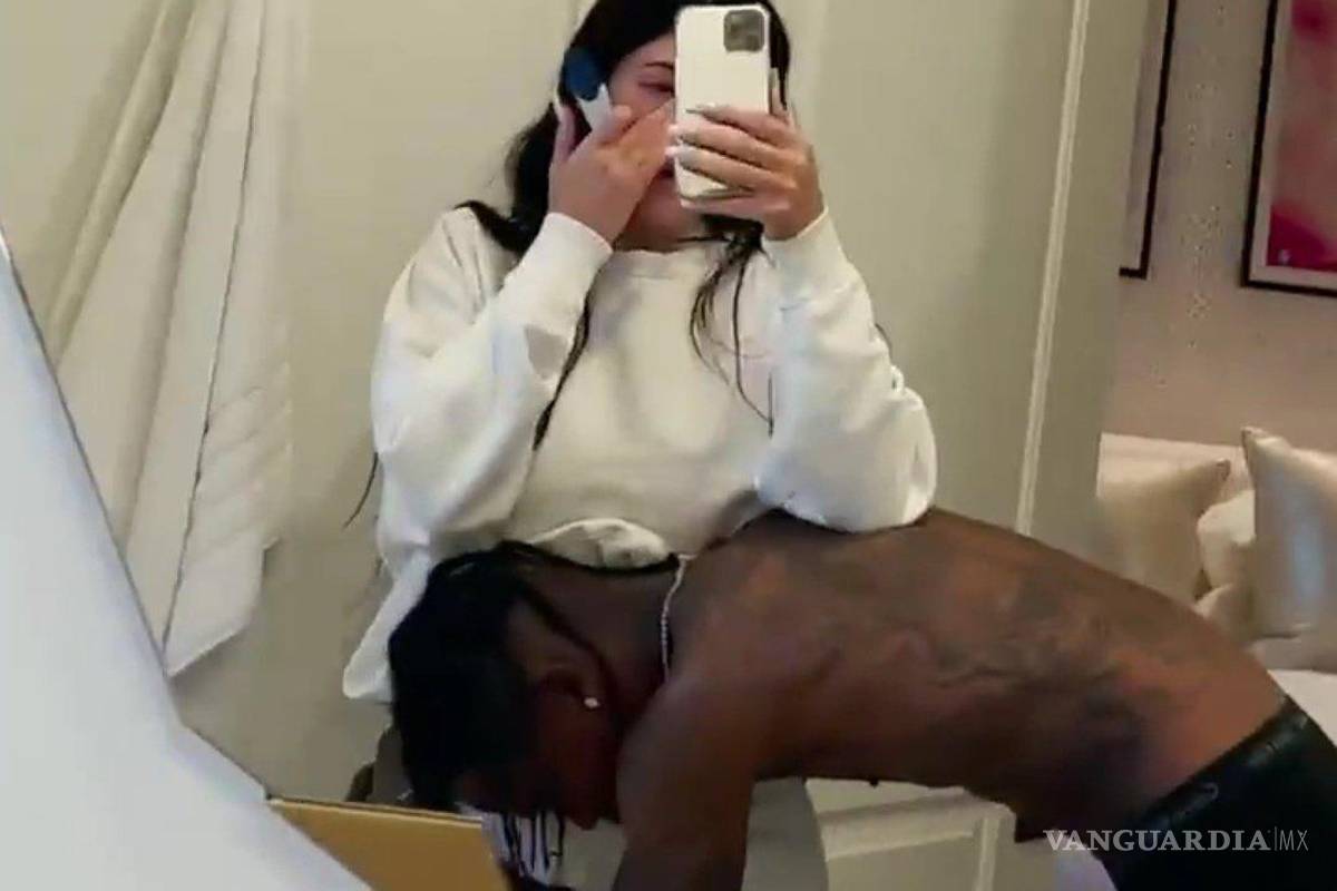 $!Travis Scott, su pareja sentimental y padre de Stormi Webster, primera hija de la empresaria.