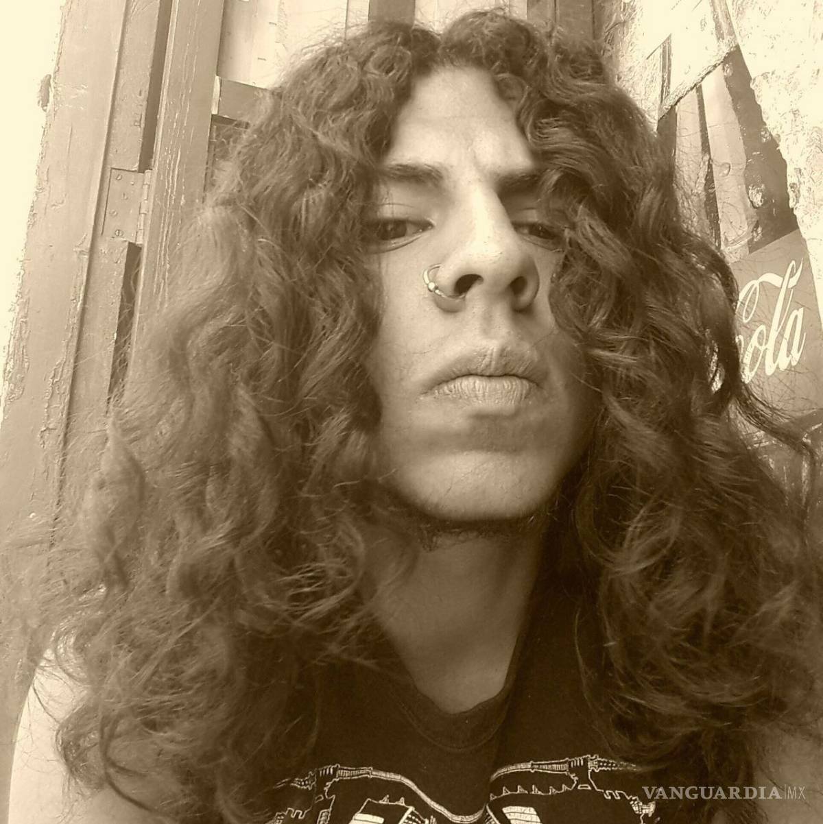 $!Hallan cadáver de maestra enterrado en su casa