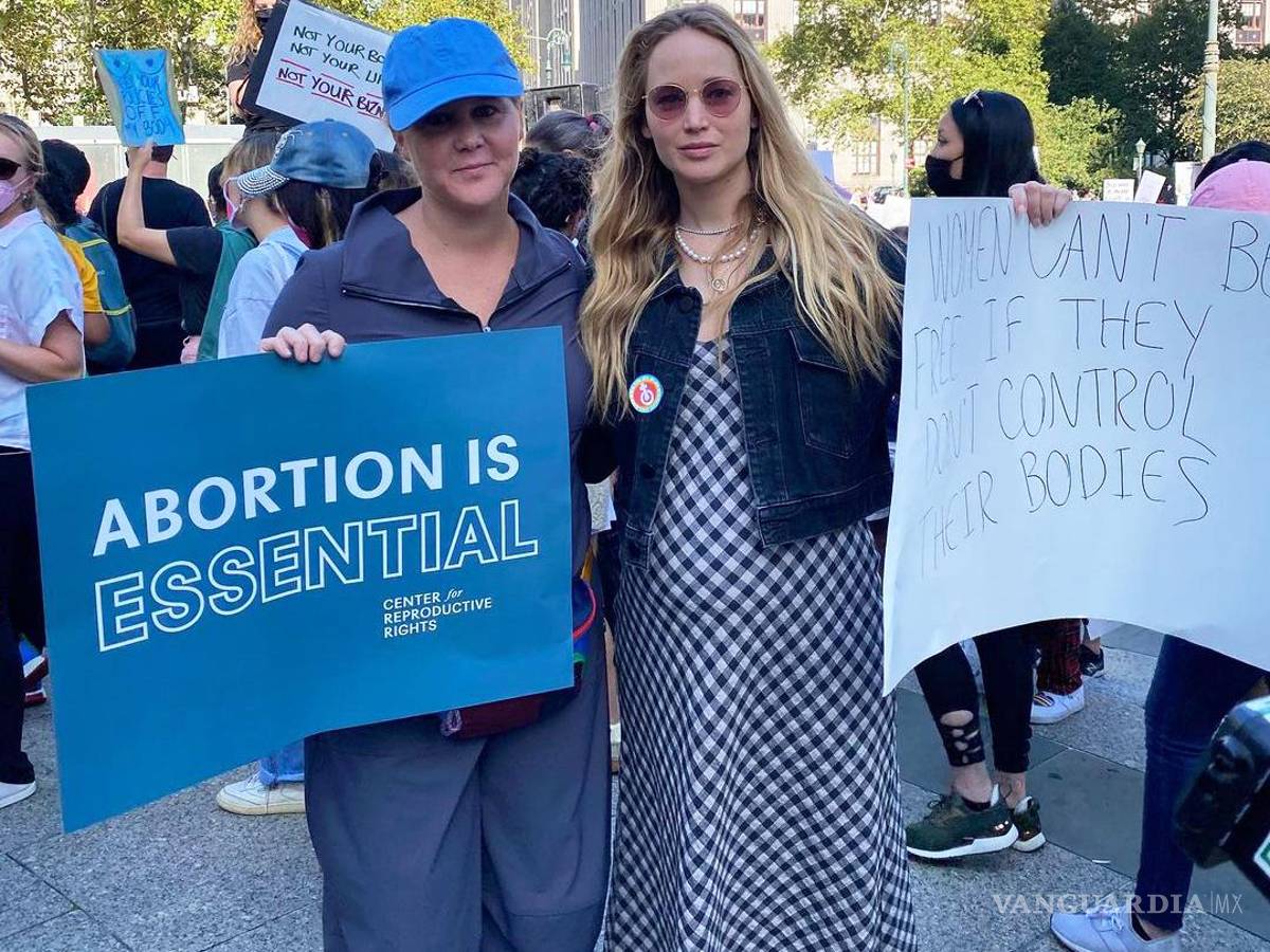 $!Estas imágenes fueron captadas en Manhattan justo días después de que Lawrence y su amiga Amy Schumer, mostraran su apoyo a los derechos de las mujeres para abortar en el Rally for Abortion Justice en Washington, DC.