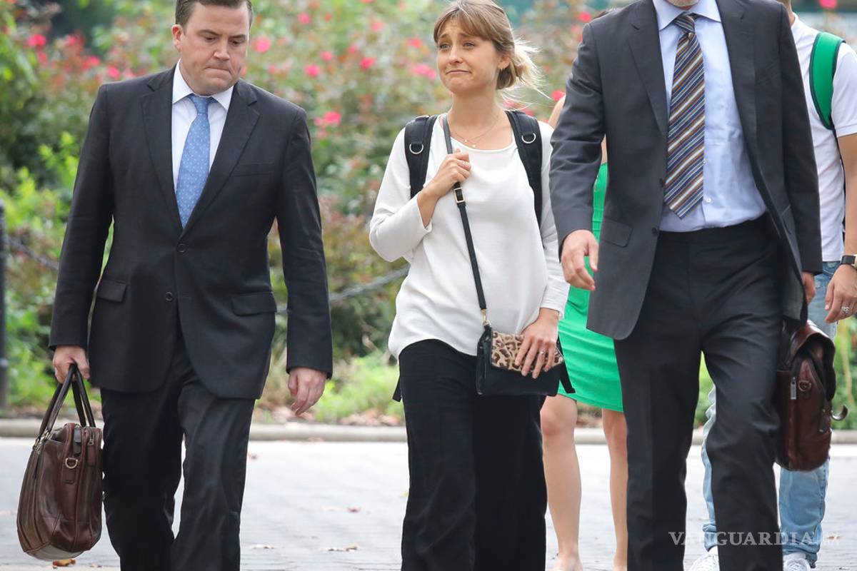 Allison Mack consigue tiempo extra fuera de prisión