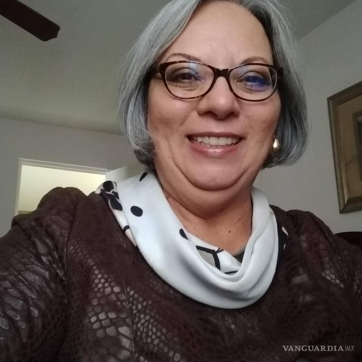 $!Angélica Valle, vocera del comité organizador, destacó la importancia de visibilizar la labor de las mujeres periodistas en Nuevo León y reconoció el impulso de Rosa Carmen Romero para este reconocimiento anual.