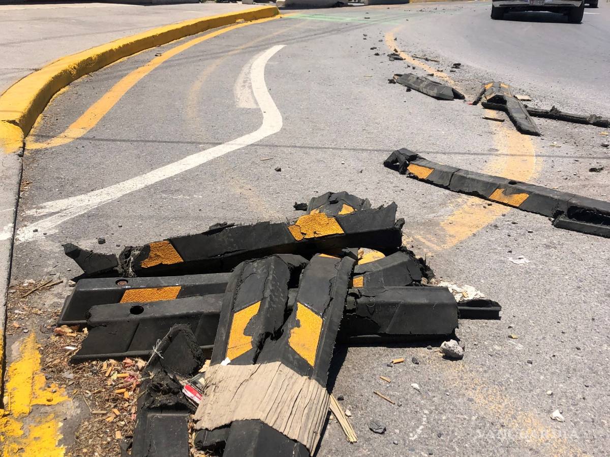 $!En cuatro meses automovilistas saltillenses destruyen tramo de ciclovía rehabilitada
