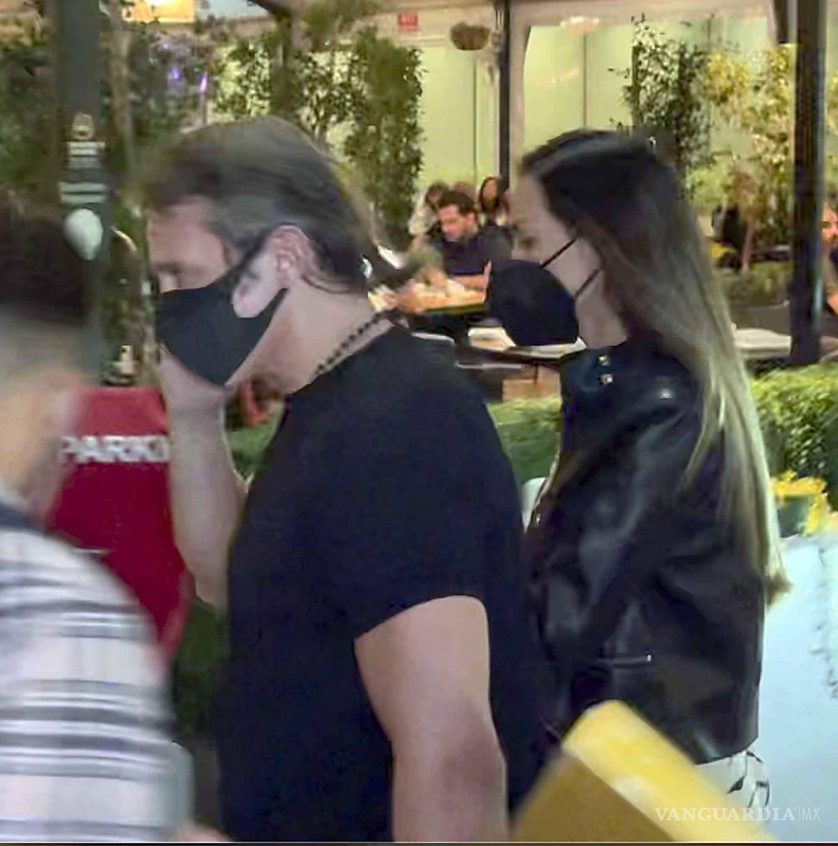 $!Así como en su época dorada Luis Miguel llevaba siempre el pelo perfecto, ahora, parece sentirse más cómodo con un acabado más natural.