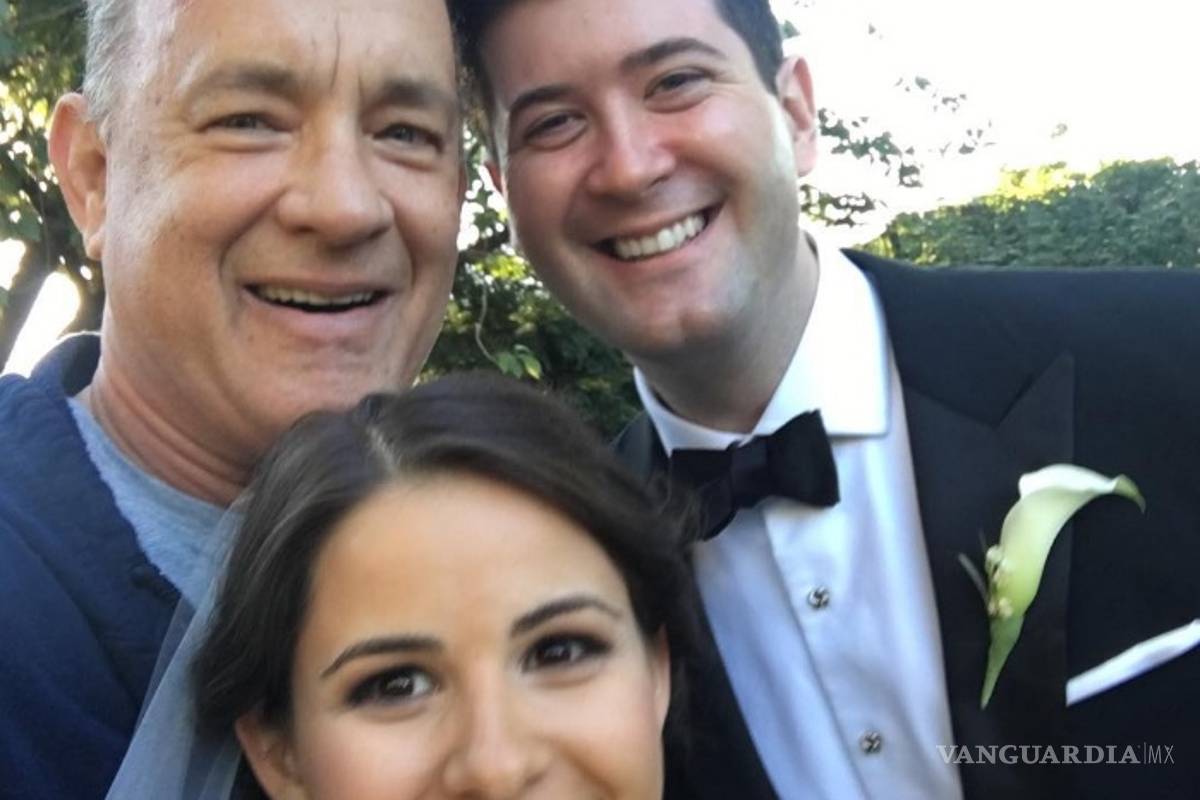 Tom Hanks sorprende a pareja en su boda