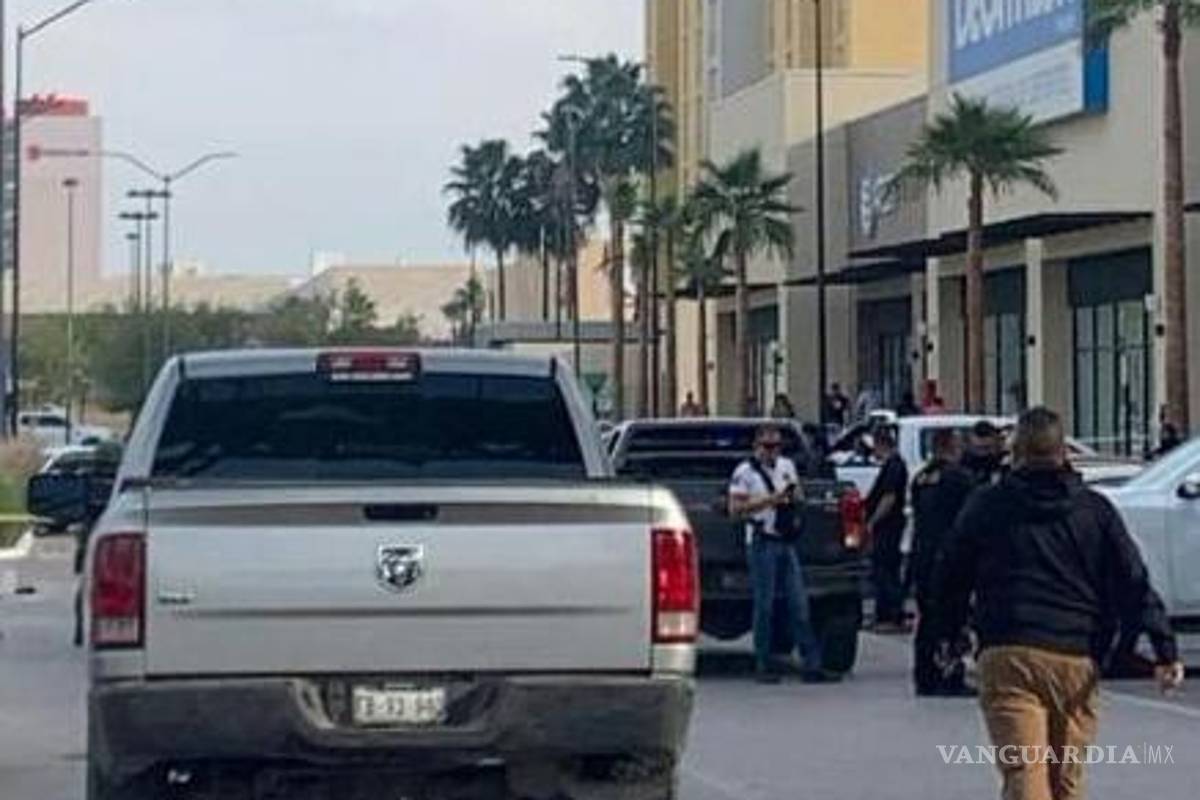 ‘Supuestos’ policías detienen a pareja a balazos en Torreón