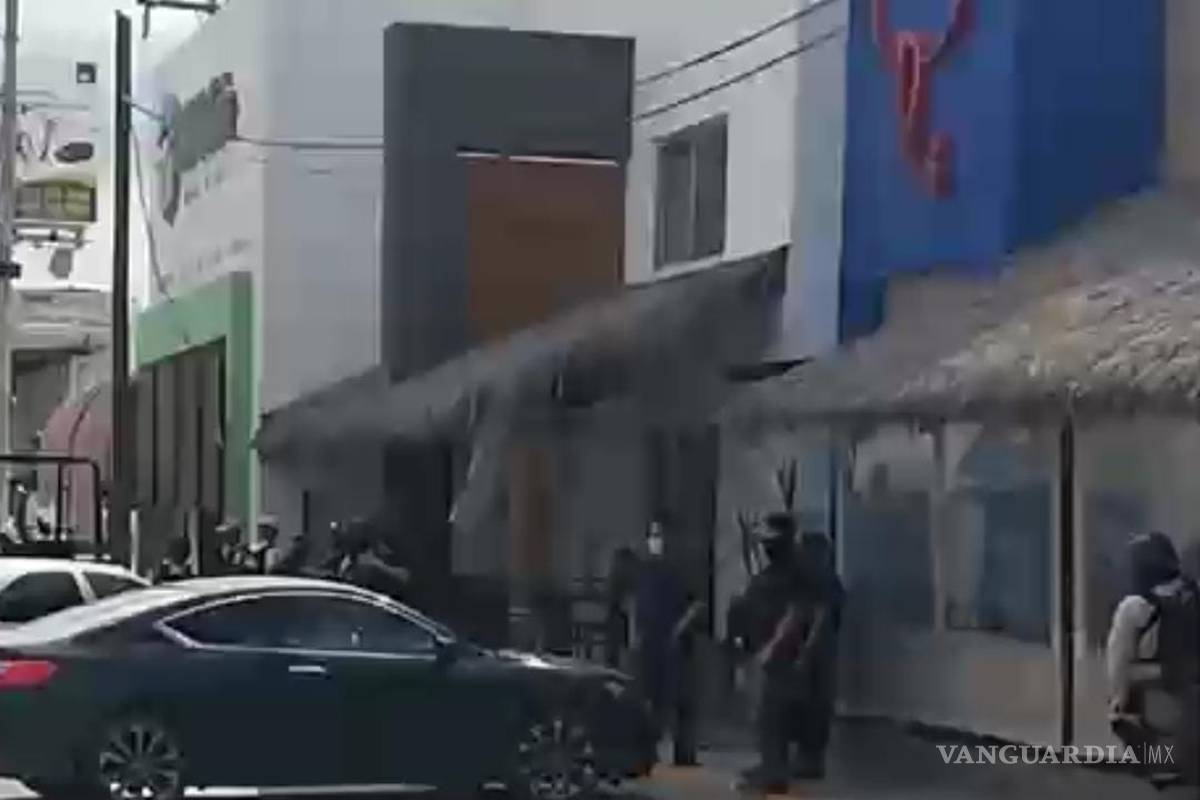 Asesinan a abogado dentro de restaurante de mariscos en Torreón