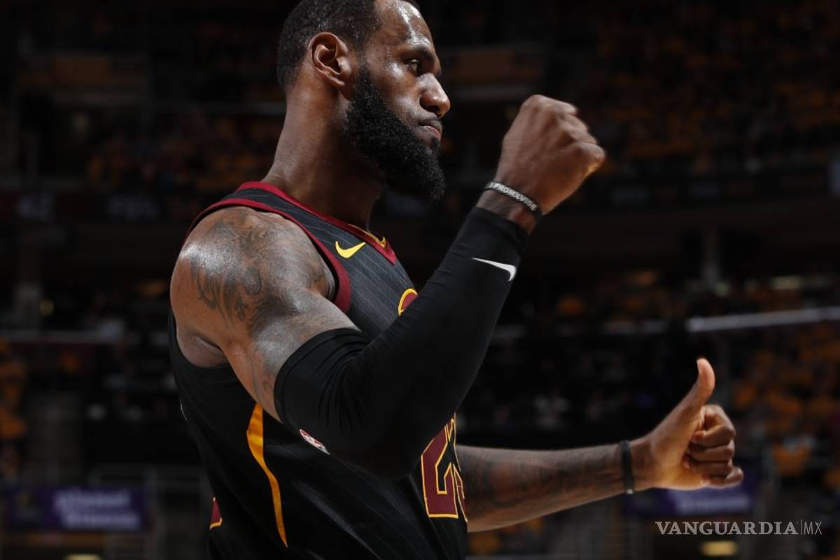 LeBron James y los Cavaliers barrieron a los Raptors