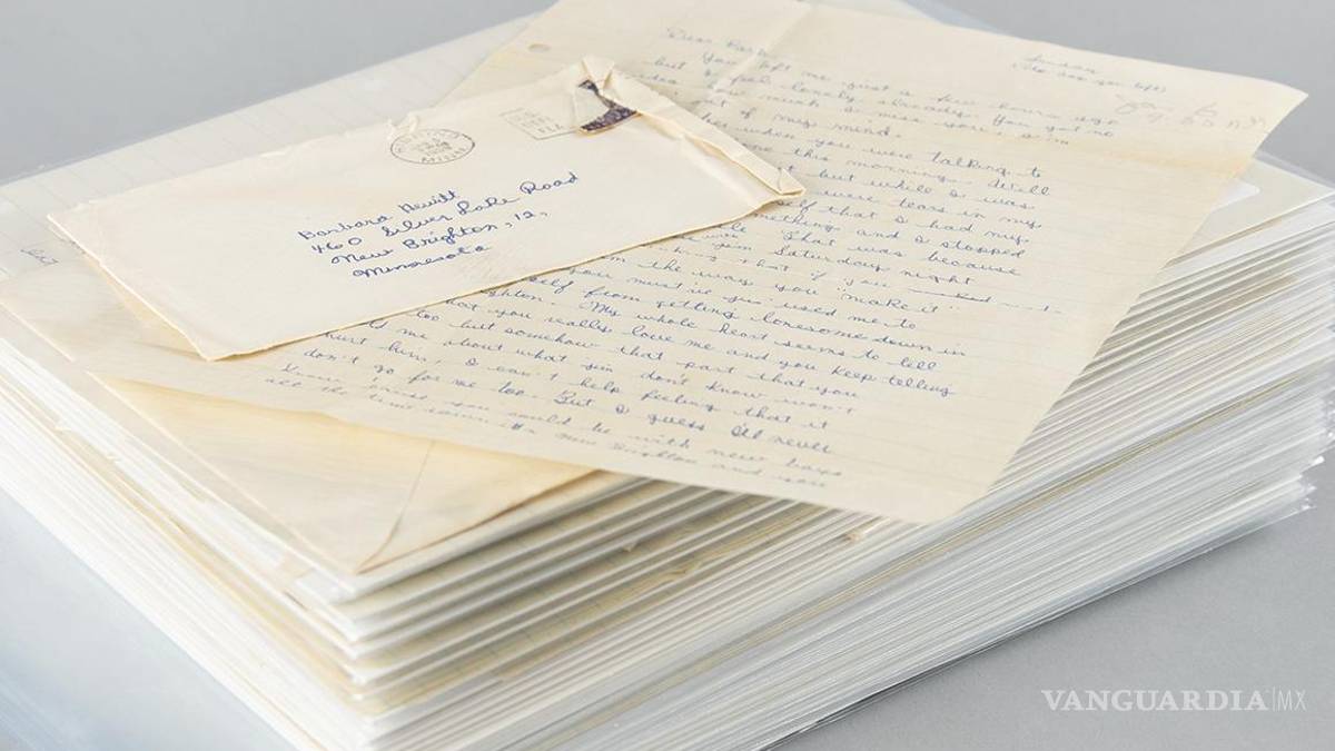 Subastan una colección de cartas de Bob Dylan por casi 670 mil dólares