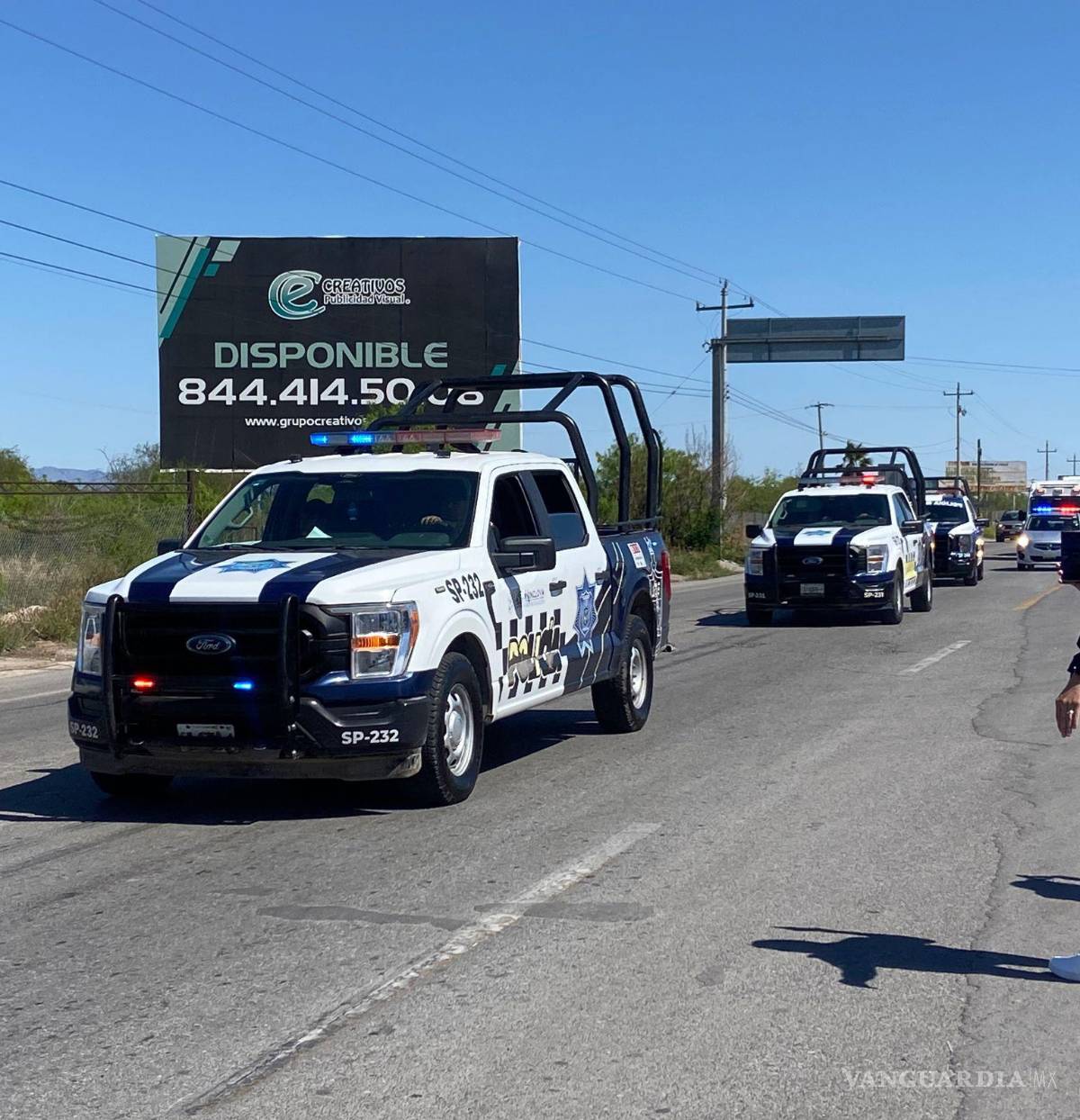 $!Policías y agentes hicieron un recorrido, para dar a conocer el arranque del operativo.