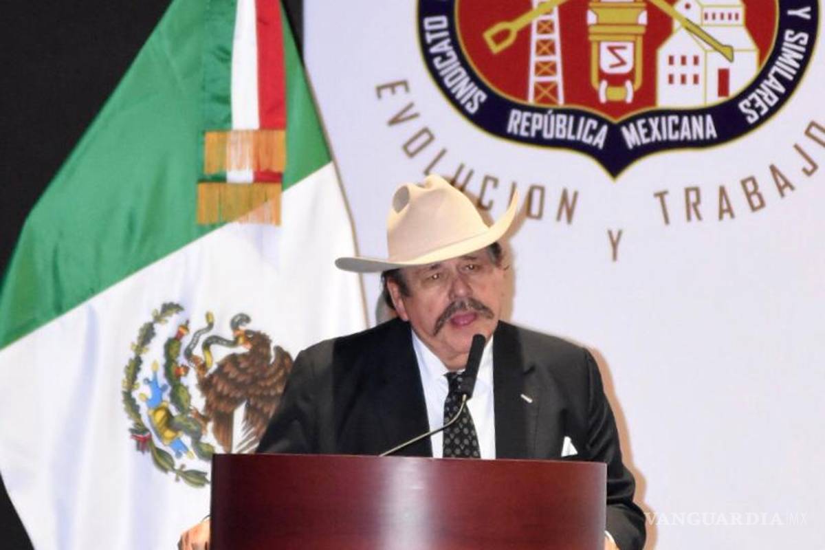 $!Asiste Armando Guadiana a homenaje a Napoleón Gómez Sada