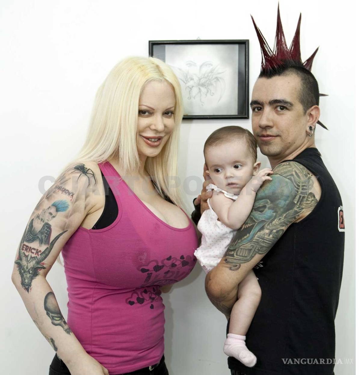 $!Ex de Sabrina Sabrok tiene novia transexual; ya piensa en casarse con ella