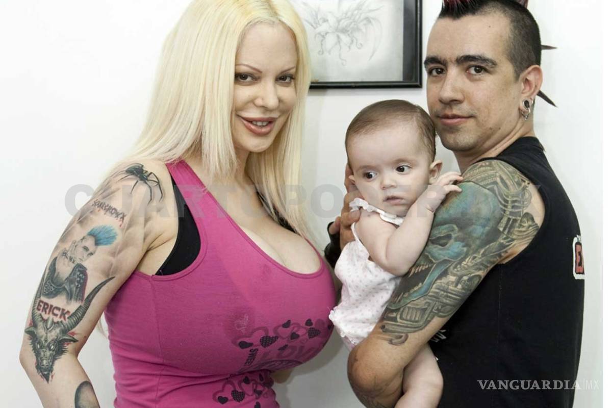$!Ex de Sabrina Sabrok tiene novia transexual; ya piensa en casarse con ella