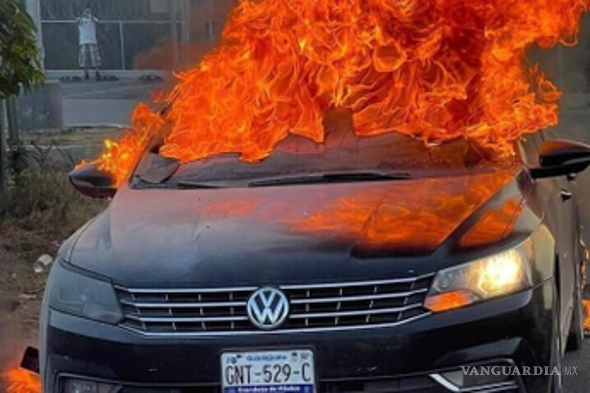 Violencia estalla en Celaya; queman a dos mujeres en un auto, comando se enfrenta con la Guardia Nacional