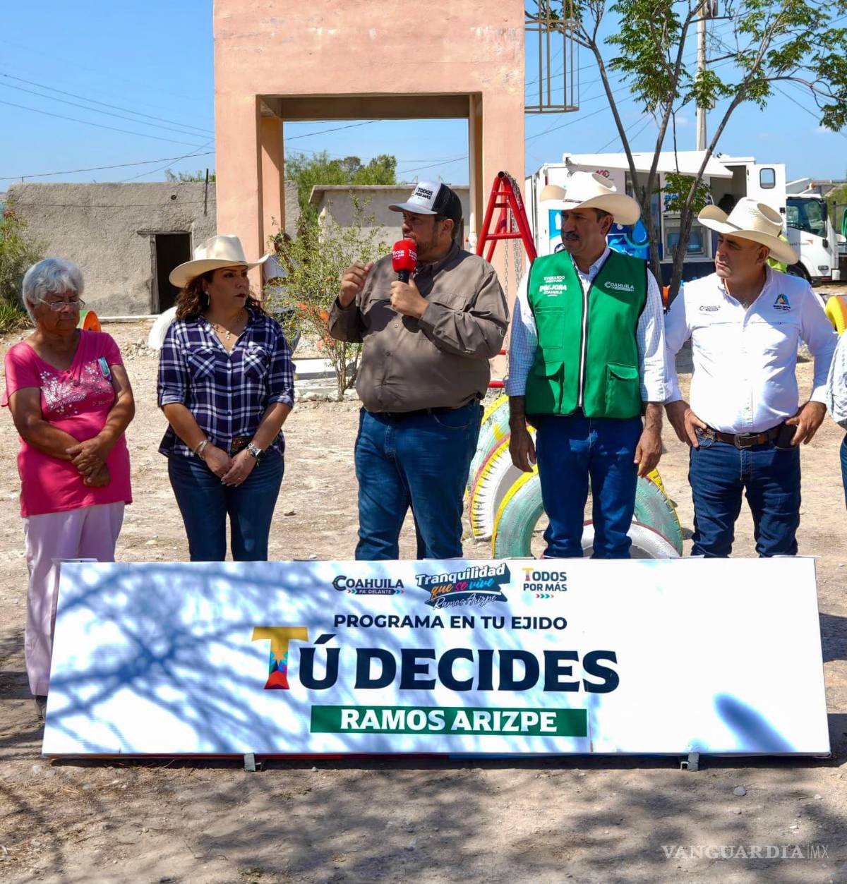 $!El alcalde Tomás Gutiérrez Merino destacó que 37 viviendas de Ojo Caliente ya cuentan con agua potable directamente en sus domicilios.