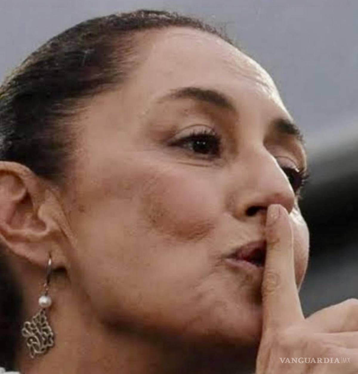 $!Caladito te ves más bonito. De Claudia para Andy, con cariño.