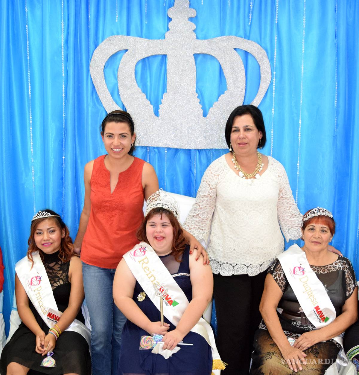 $!Eligen en Nava a la Reina y Rey de la discapacidad