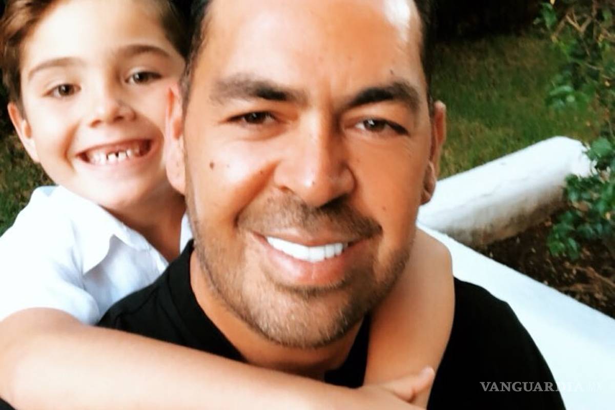 Nieto de Lupita D’Alessio no canta mal las rancheras