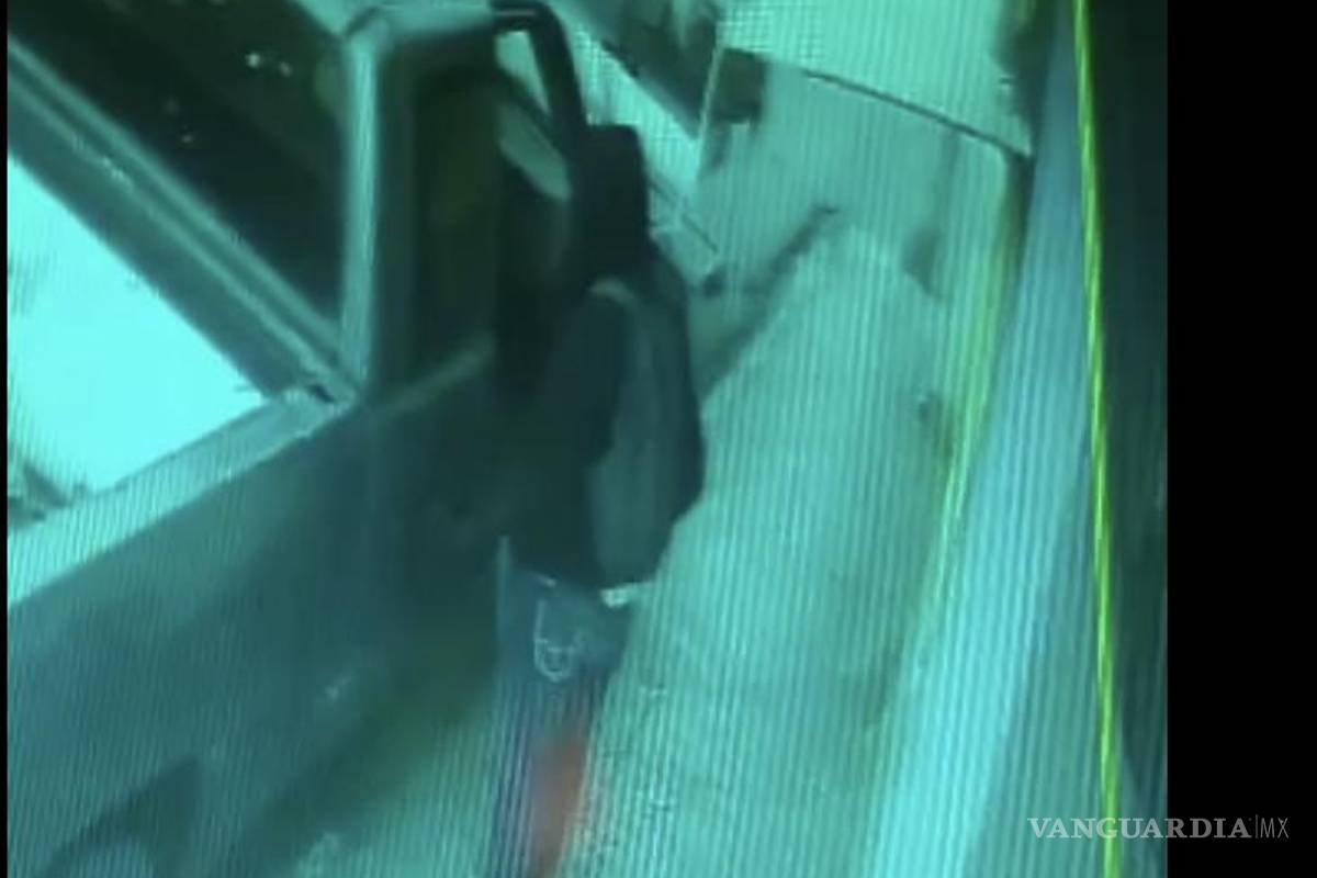 Ladrón se lleva camioneta estacionada en Saltillo, cámara de seguridad lo capta (video)