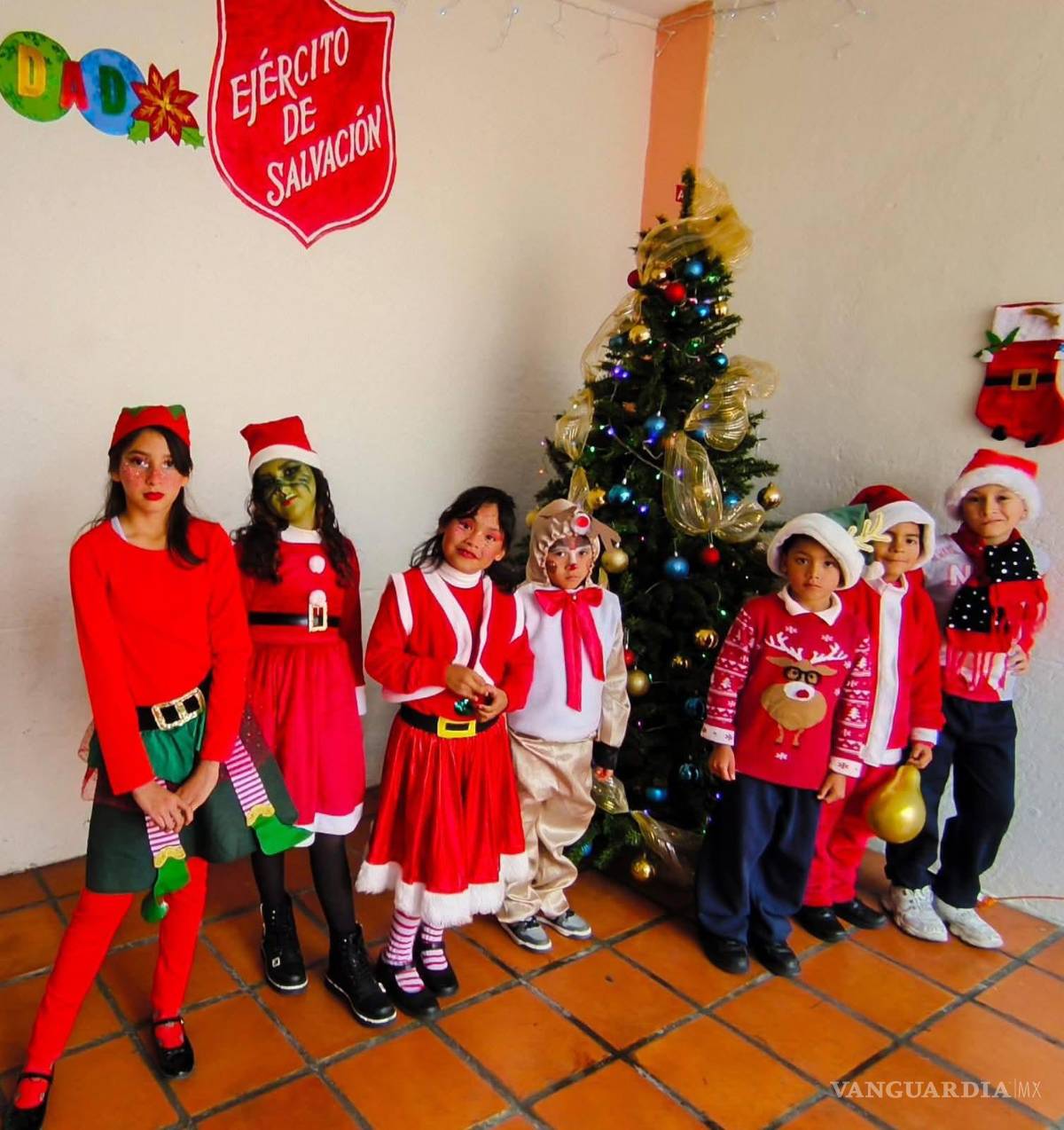 $!El Ejército de Salvación ayuda también a niños de la localidad que lo necesiten.