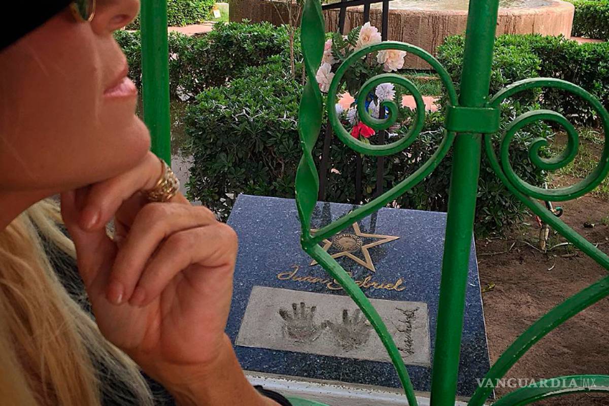 Yuri visita casa de Juan Gabriel en Ciudad Juárez