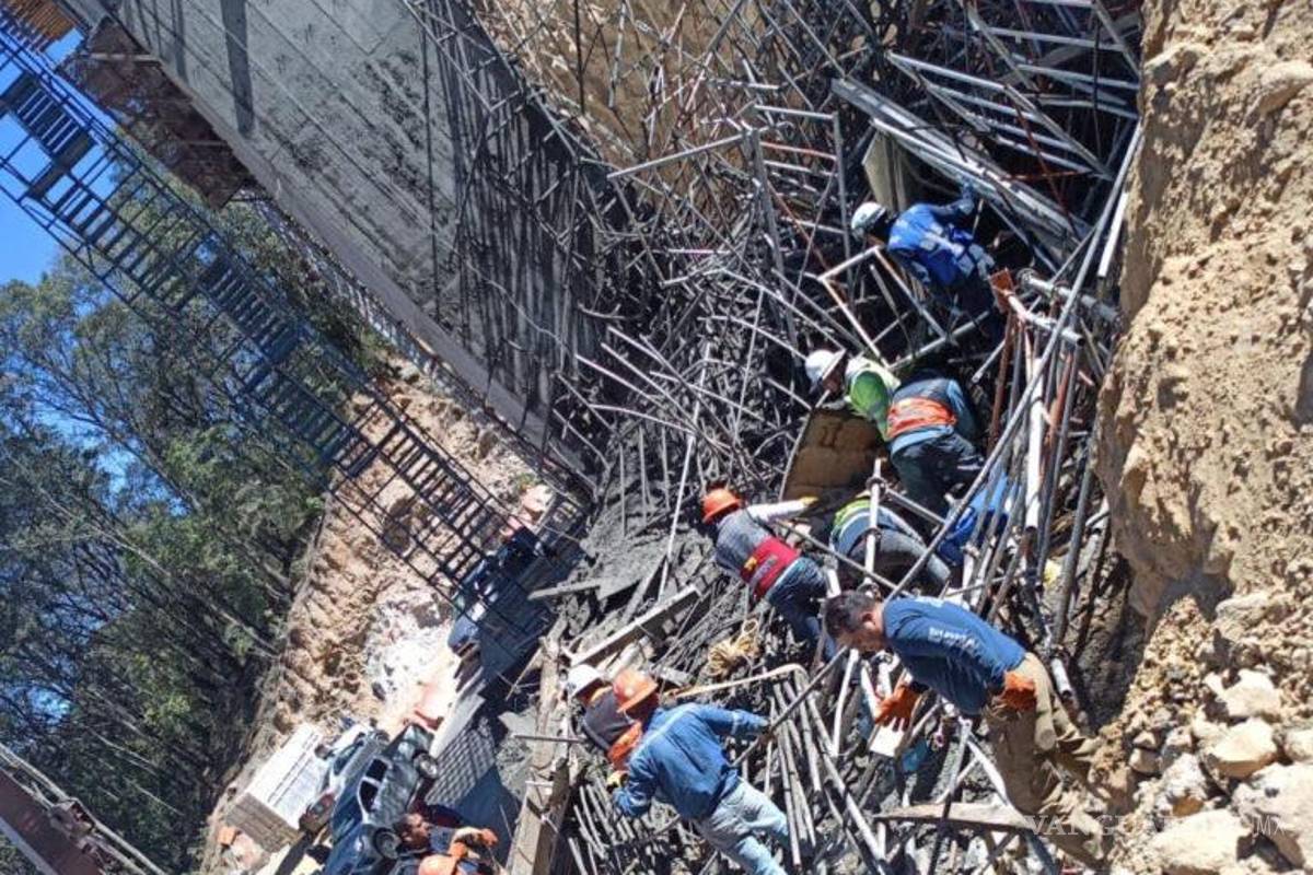 $!Derrumbe en obra de carretera en Hidalgo deja 5 muertos y 3 lesionados
