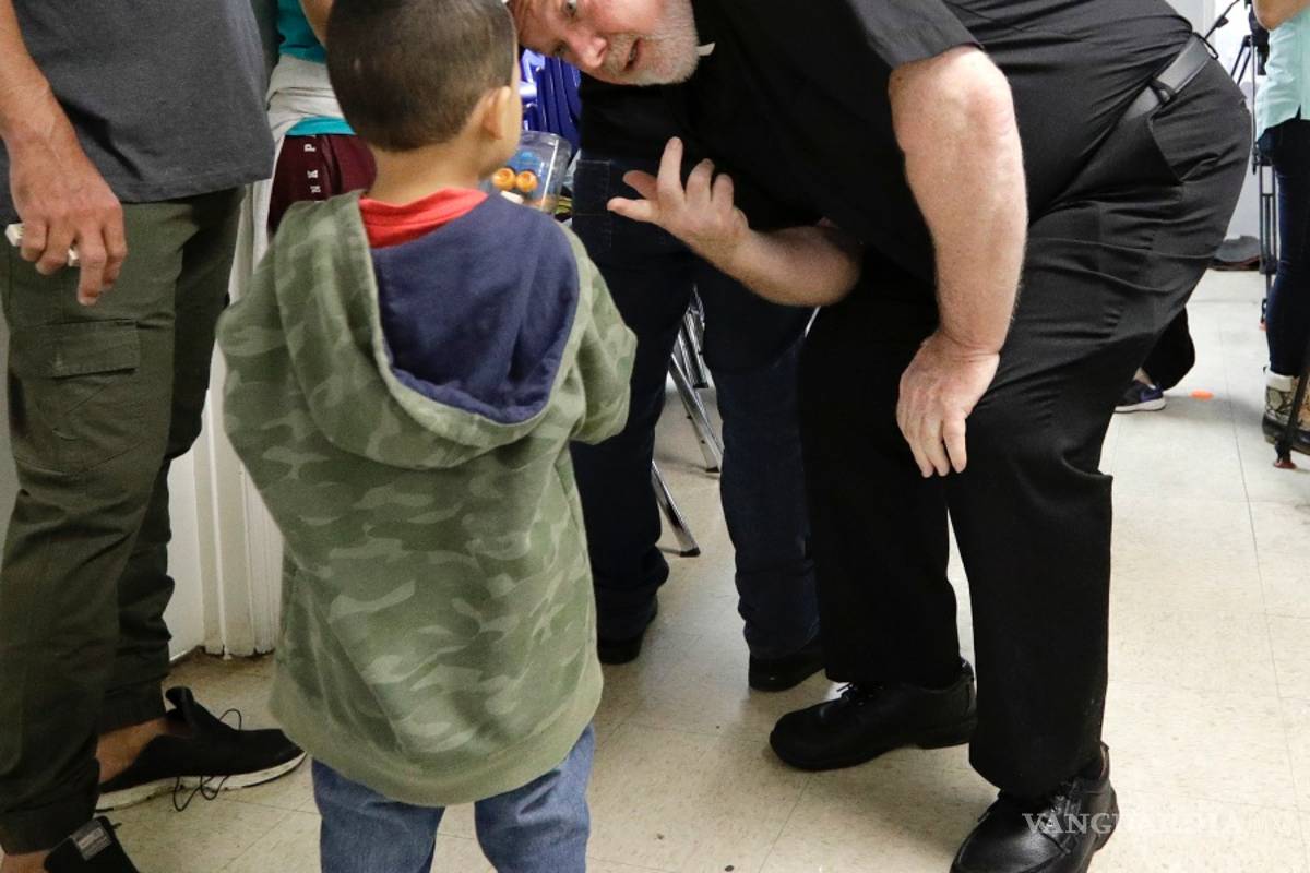 Aguardan niños su destino en cortes de inmigración de EU