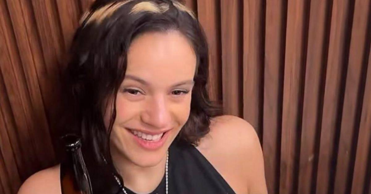 ¡Rosalía hermana, ya eres mexicana! Conquista el pozole a Rosalía durante visita a la Ciudad de México