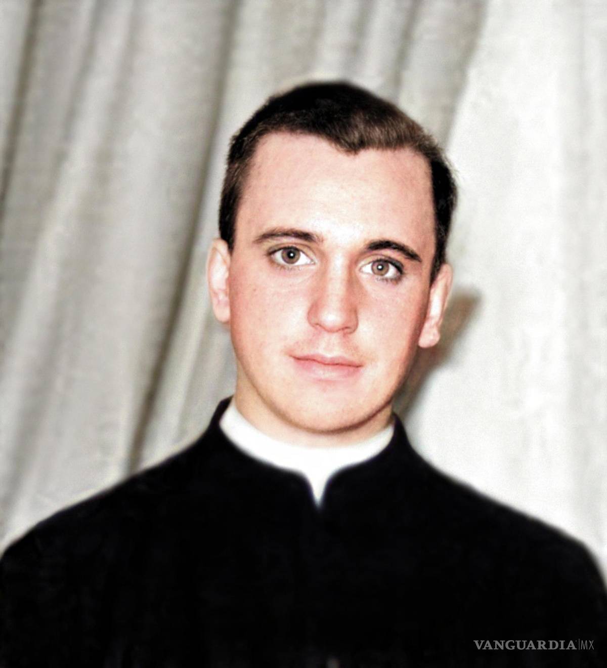 $!El papa Francisco, Jorge Mario Bergoglio, en una fotografía (que ha sido coloreada) tomada cerca de 1959 y que forma parte de su autobiografía.