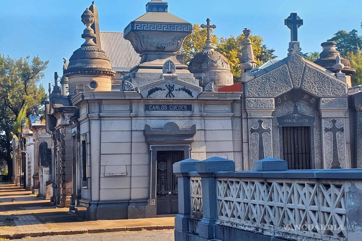 Argentina: Recoleta, Chacarita y el arte para entregarse al olvido