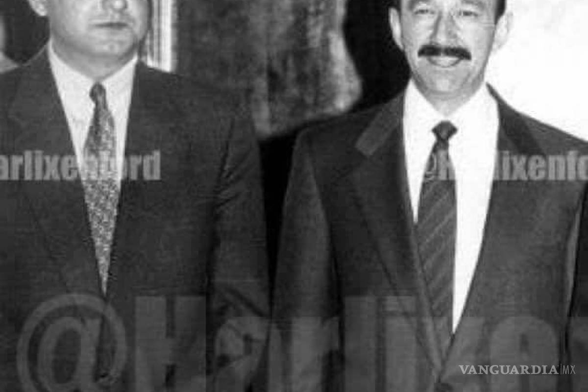 Falsa, la foto de López Obrador junto a Carlos Salinas