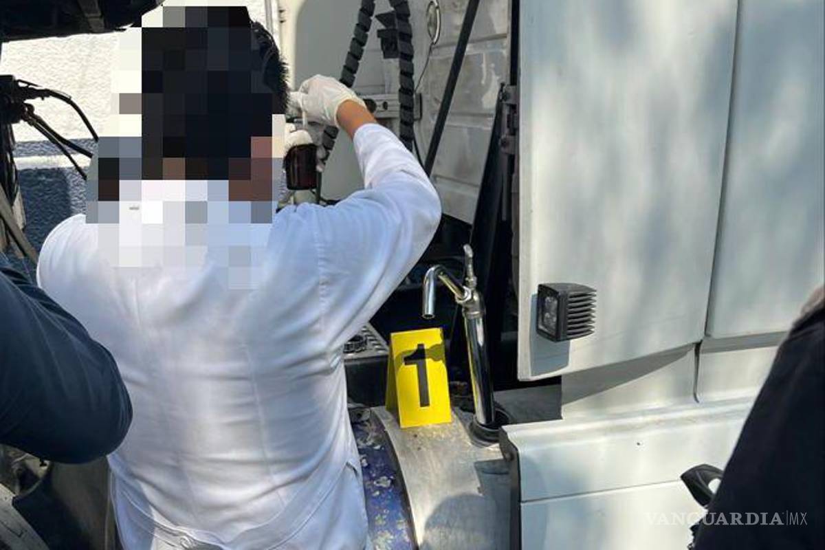 Decomisan en Nuevo León más de 500 litros de metanfetamina, oculta en un tractocamión