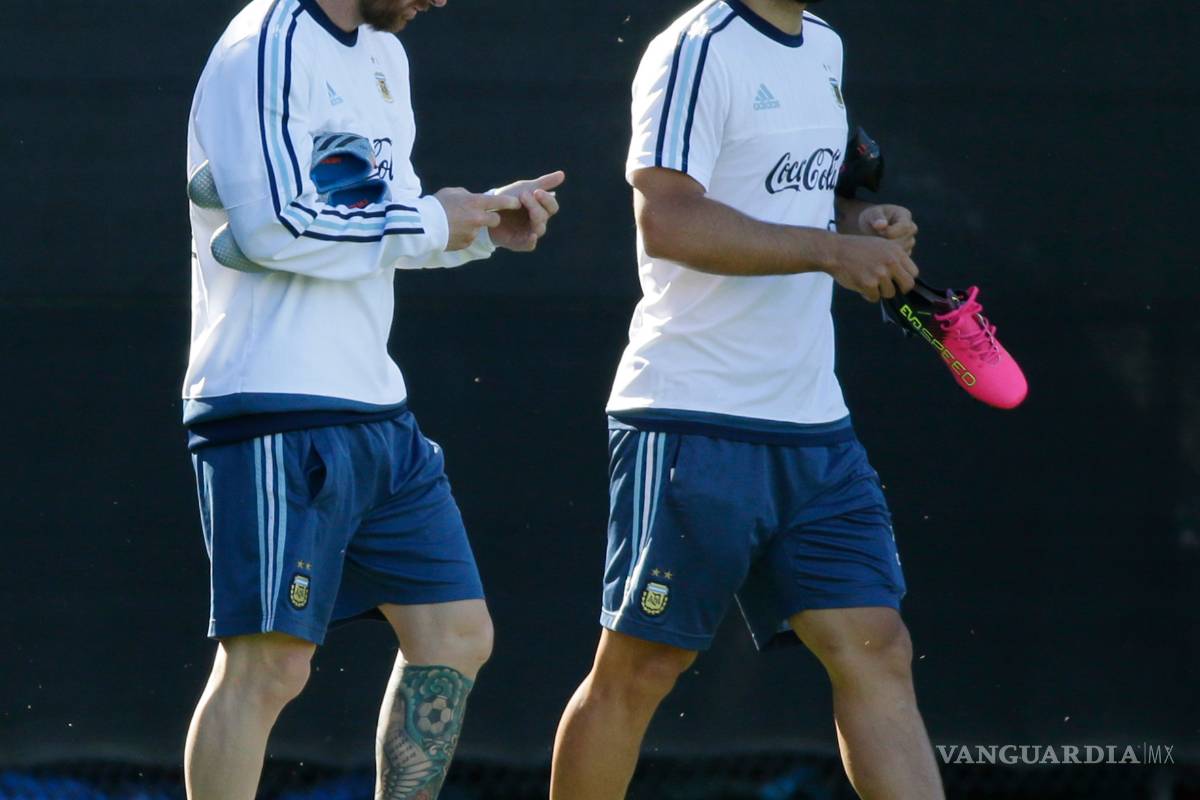 Argentina tiene su 'Brexit'; Aguero y Mascherano se unen a Messi y abandonan la albisceleste