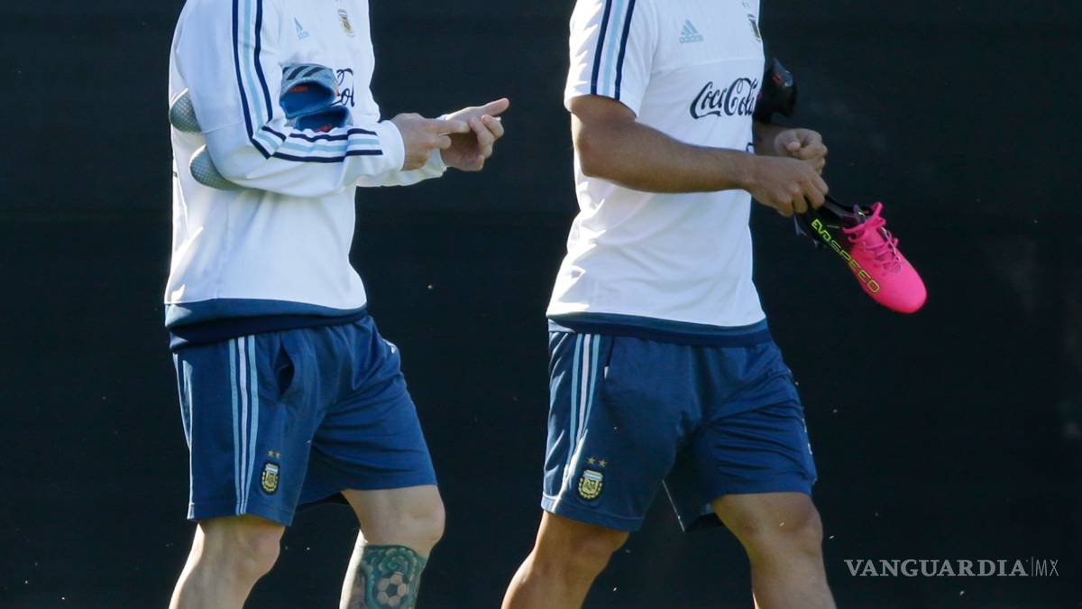 Argentina tiene su 'Brexit'; Aguero y Mascherano se unen a Messi y abandonan la albisceleste