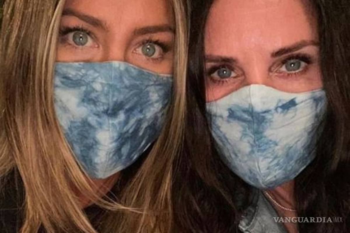Jennifer Aniston y Courteney Cox te lo piden como 'amigas': ¡Usa cubrebocas!