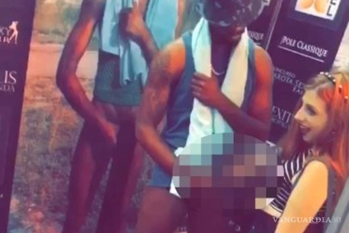 El ‘negro de Whatsapp’ volvió, mujeres hacen fila para la selfie (video)